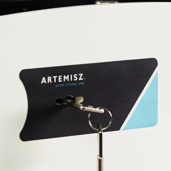ARTEMISZ® - W16 újgenerációs extra erősített faliszéf kulcsos zárral