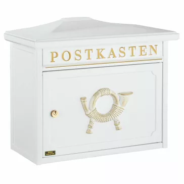 Díszes kerítésen kívüli postaláda