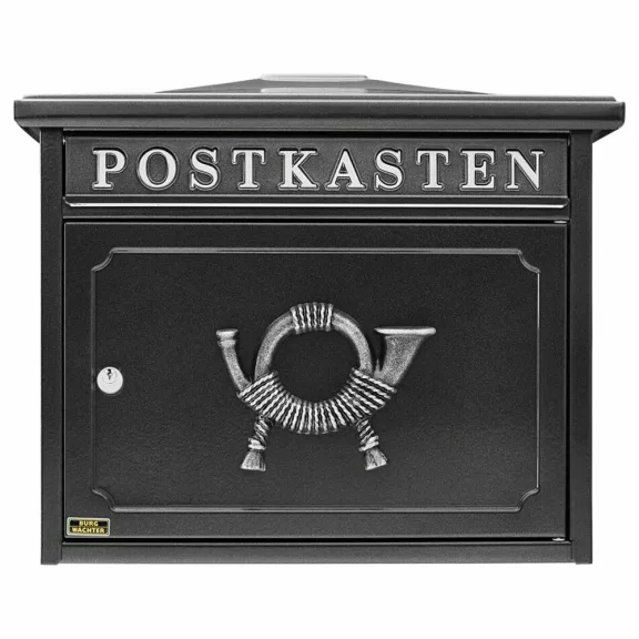 Díszes kerítésen kívüli postaláda