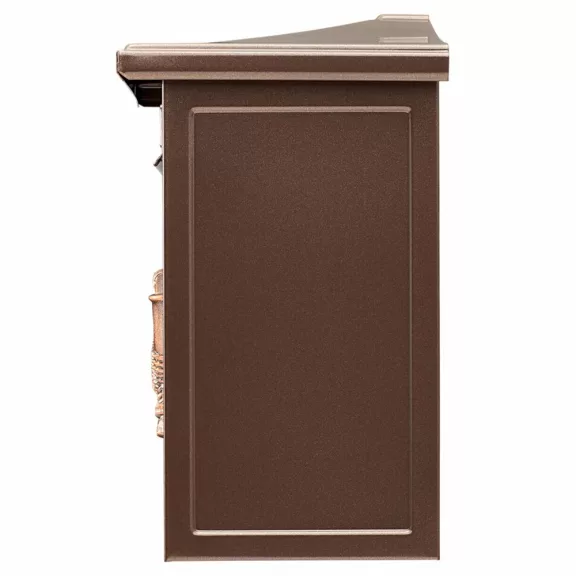 Díszes kerítésen kívüli postaláda