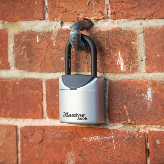 Master Lock 5406 kompakt hordozható számzáras kulcstároló