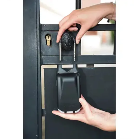 Master Lock 5420 számzáras kulcsszéf – ML5420