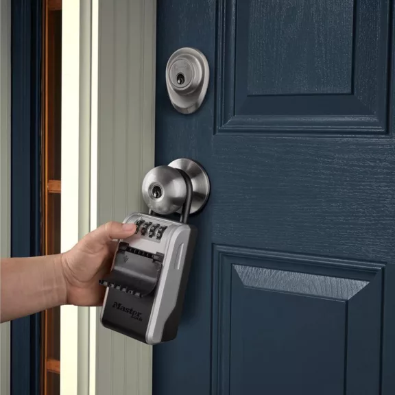 Master Lock 5480 számzáras kulcsszéf – ML5480