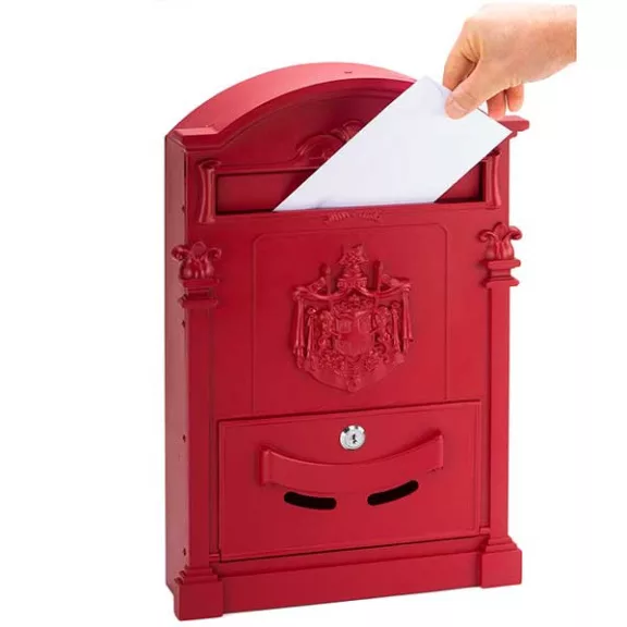 Terzo díszes kerítésen kívüli postaláda
