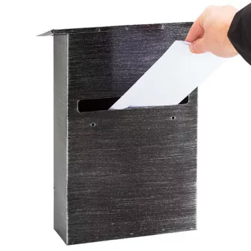 Eldo kovácsoltvas jellegű postaláda