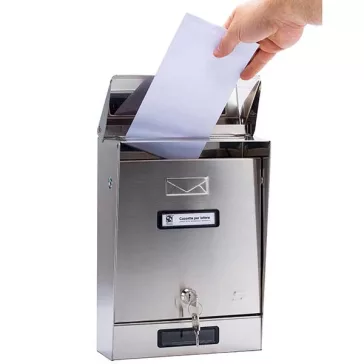 Prima kerítésen kívüli inox postaláda