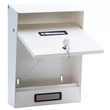 Prima kerítésen kívüli postaláda