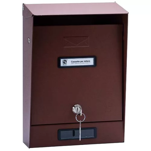 Prima kerítésen kívüli postaláda
